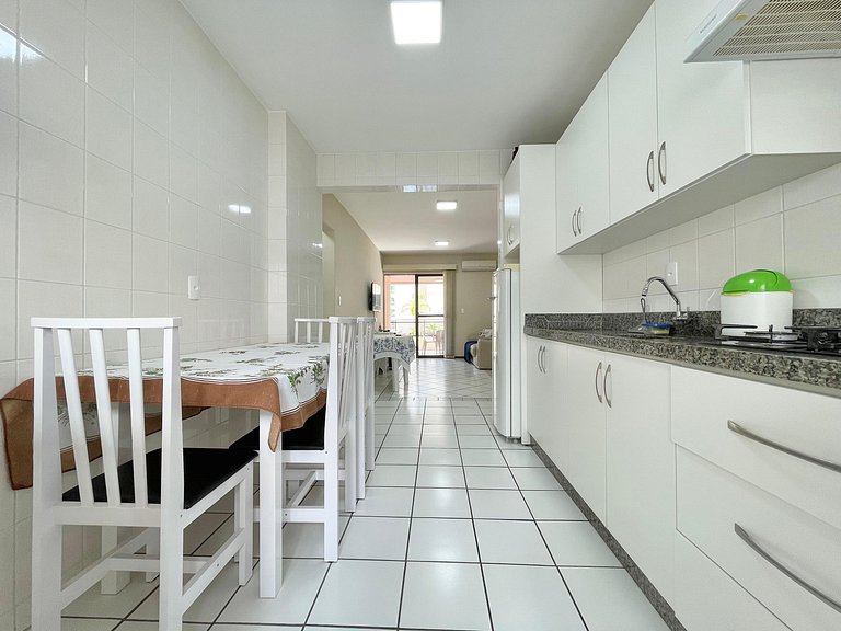 Seasonal rental 2 bedrooms Itapema Meia Praia near the sea