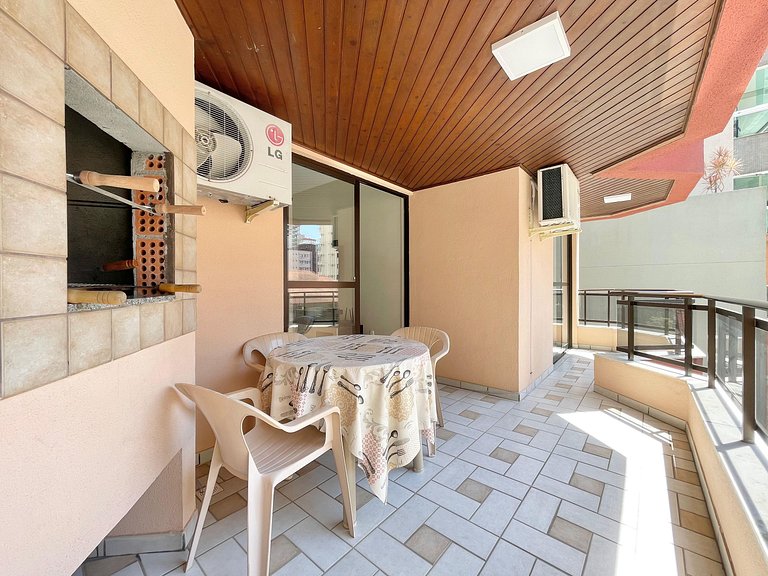Seasonal rental 2 bedrooms Itapema Meia Praia near the sea