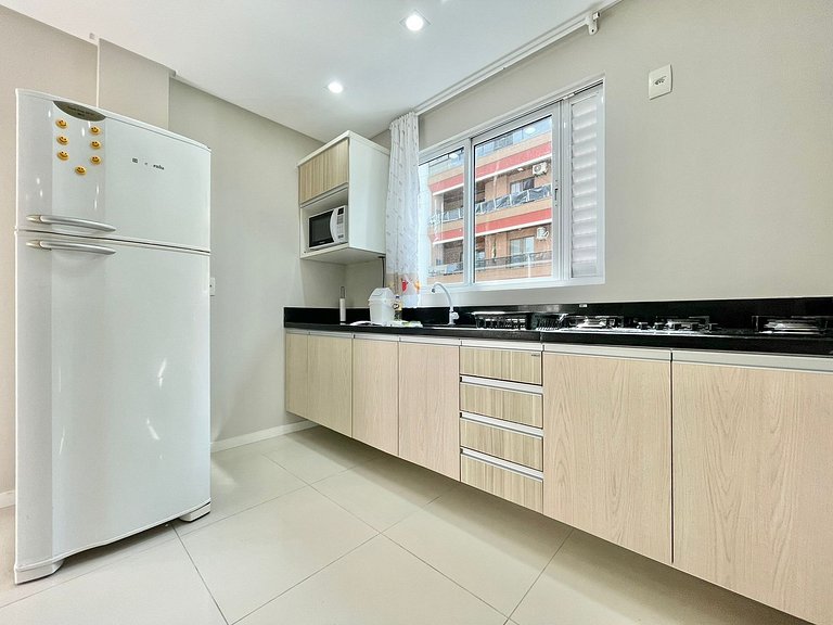 Summer Rentals, 3 Suites, Itapema, Meia Praia, Rua 271
