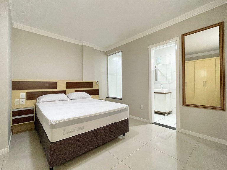 Summer Rentals, 3 Suites, Itapema, Meia Praia, Rua 271