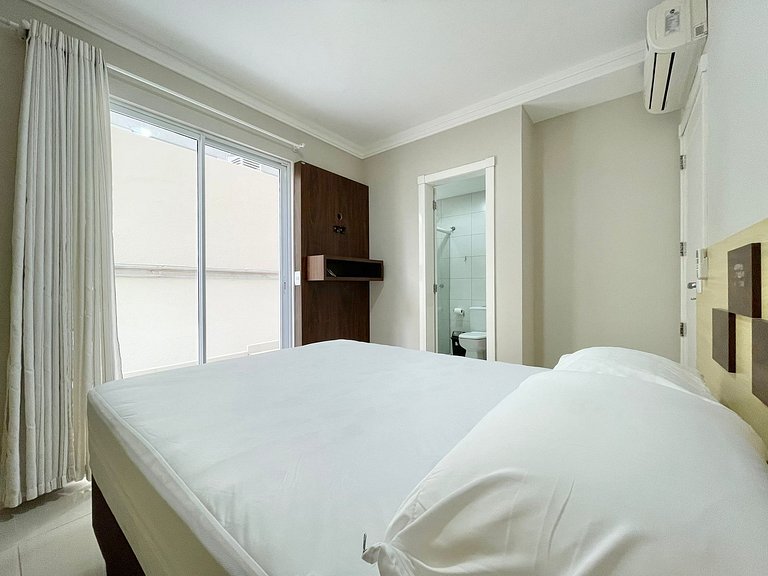 Summer Rentals, 3 Suites, Itapema, Meia Praia, Rua 271