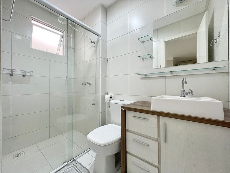 Summer Rentals, 3 Suites, Itapema, Meia Praia, Rua 271