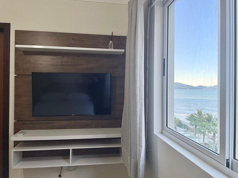 Aluguel Temporada 3 Quartos Beira Mar em Meia Praia Itapema
