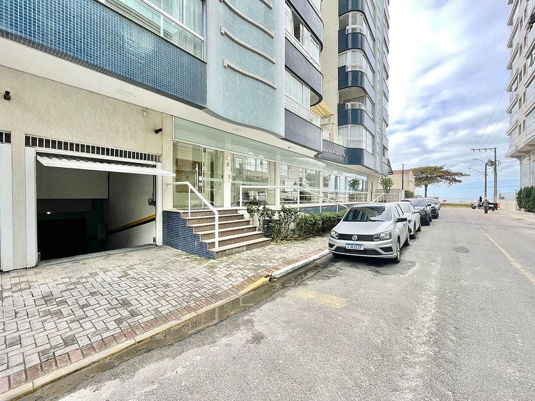 Aluguel Temporada 3 Quartos Beira Mar em Meia Praia Itapema