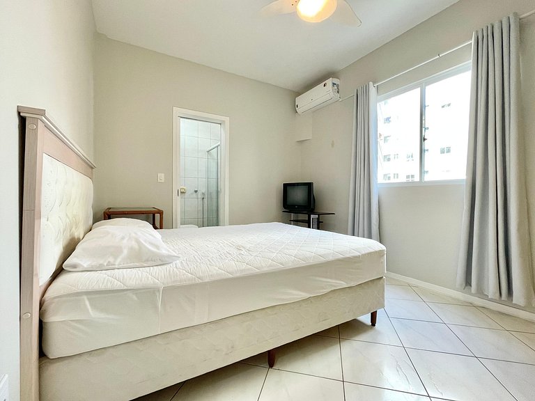 Vacation Rental 3 Bedrooms in Meia Praia