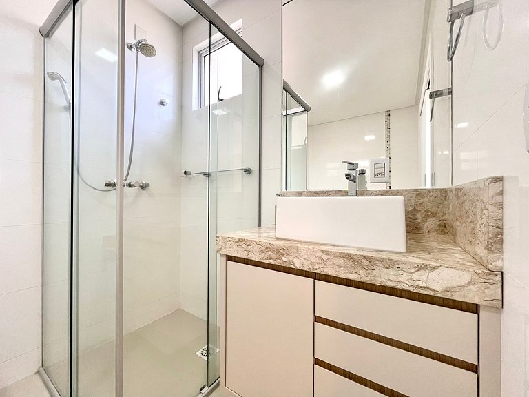 Seasonal Rental Meia Praia Itapema Rua 292 3 Suites Sea