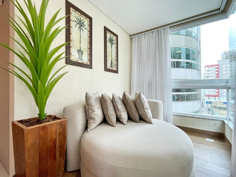 Apartamento de 3 Suites en Meia Praia Cerca del Mar