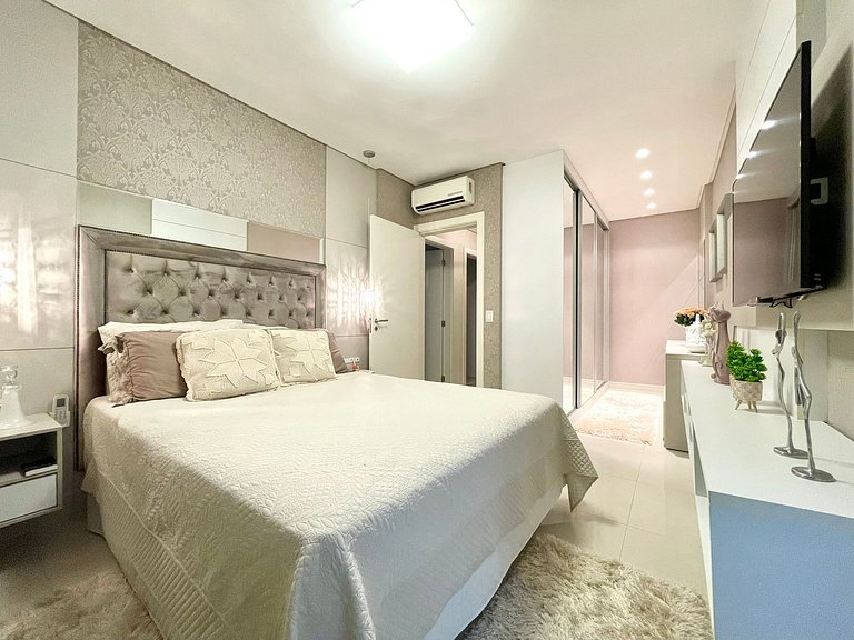 Meia Praia Street 292 3 Suites near the Sea AT007