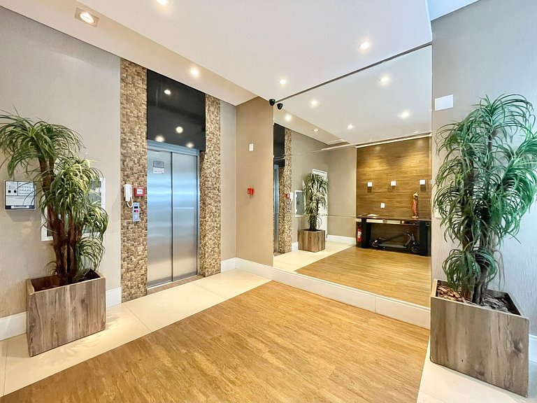 Apartamento 3 Suítes em Meia Praia | 300m da Praia