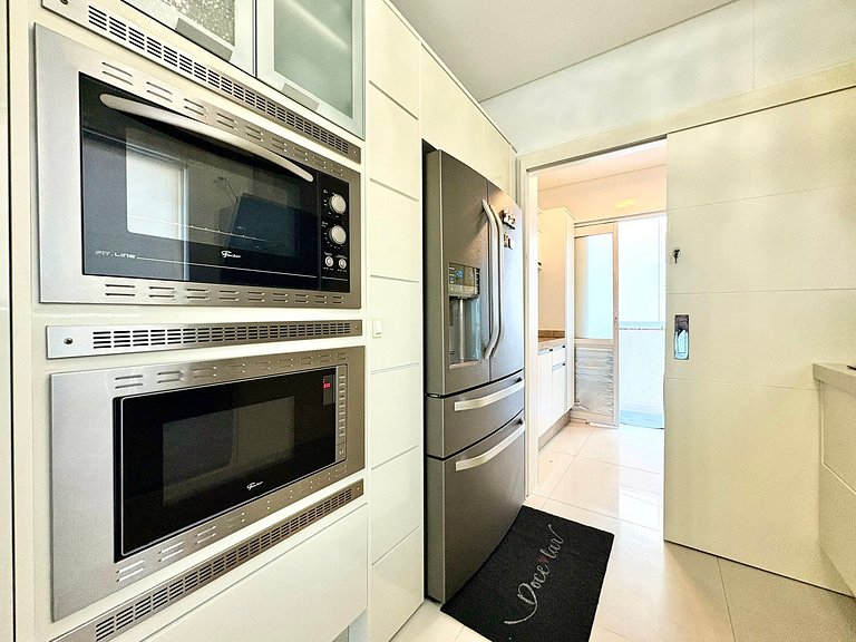 Apartamento Beira Mar com 4 Suítes para Temporada em Itapema