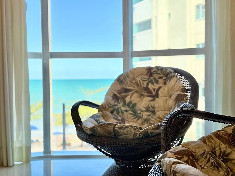 Meia Praia Itapema Pé na Areia 4 Suítes