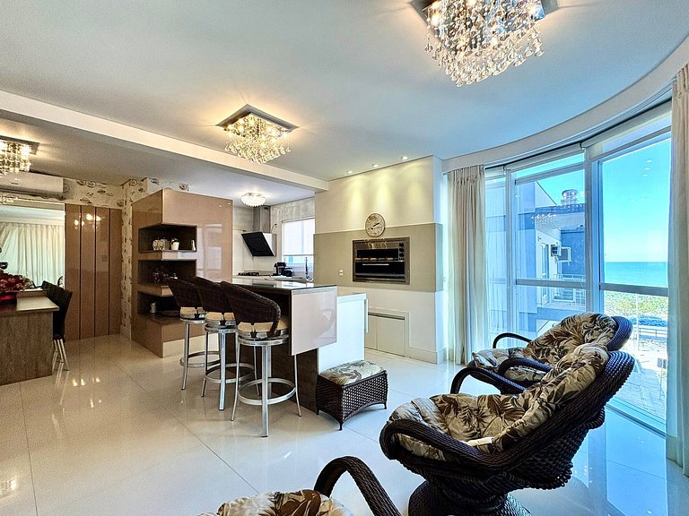 Meia Praia Itapema, Rua 247, Beachfront, 4 Suites