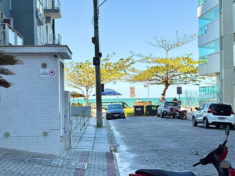 Meia Praia Itapema Pé na Areia 4 Suítes