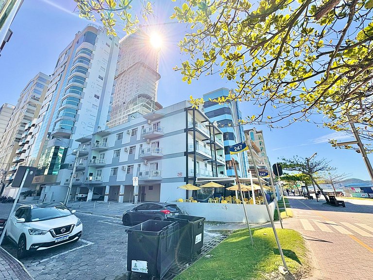 Meia Praia Itapema, Rua 247, Beachfront, 4 Suites