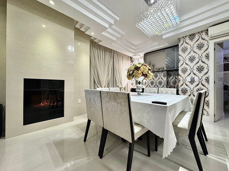 Meia Praia Itapema, Rua 247, Beachfront, 4 Suites