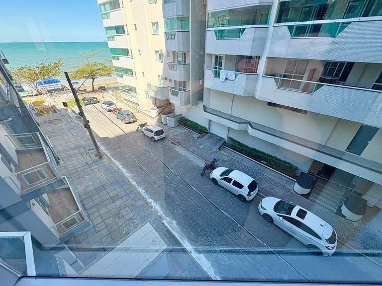 Beachfront 4-Suite Vacation Apartment in Itapema