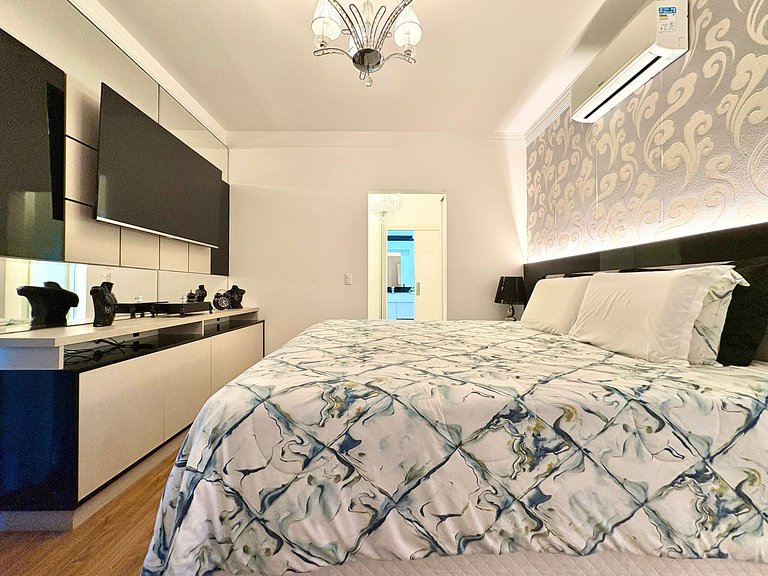 Meia Praia Itapema, Rua 247, Beachfront, 4 Suites
