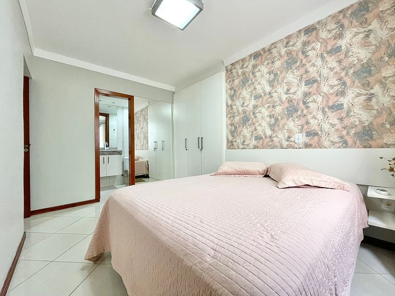 2 Bedroom Vacation Apartment in Meia Praia Itapema