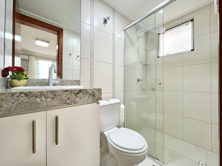 2 Bedroom Vacation Apartment in Meia Praia Itapema