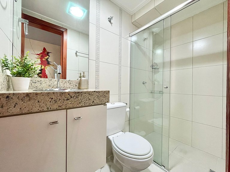 2 Bedroom Vacation Apartment in Meia Praia Itapema