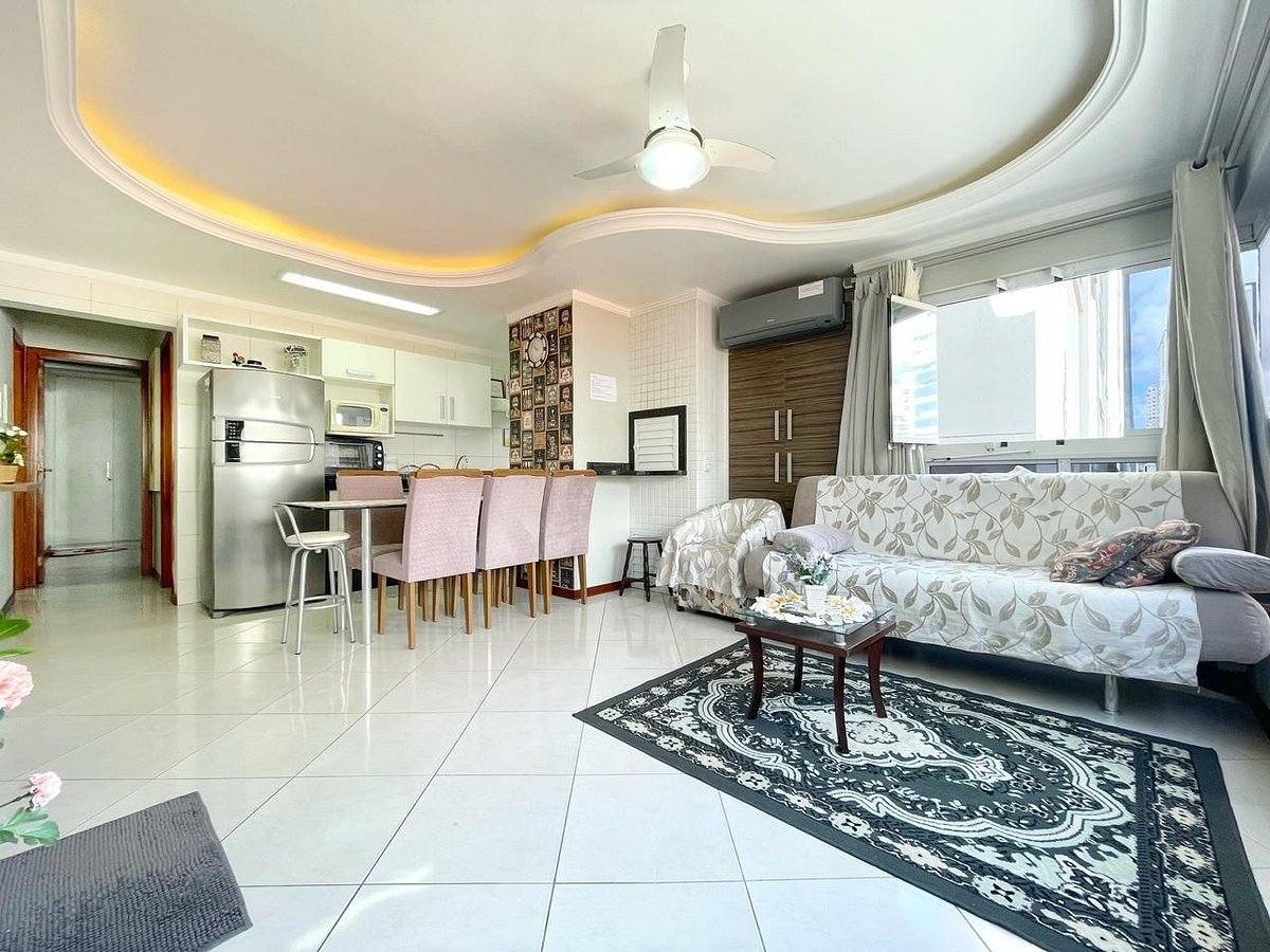 Apartamento 2 Dormitórios na Rua 262, Meia Praia — Itapema