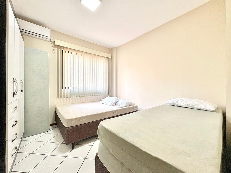 Seasonal rental 2 bedrooms Itapema Meia Praia near the sea