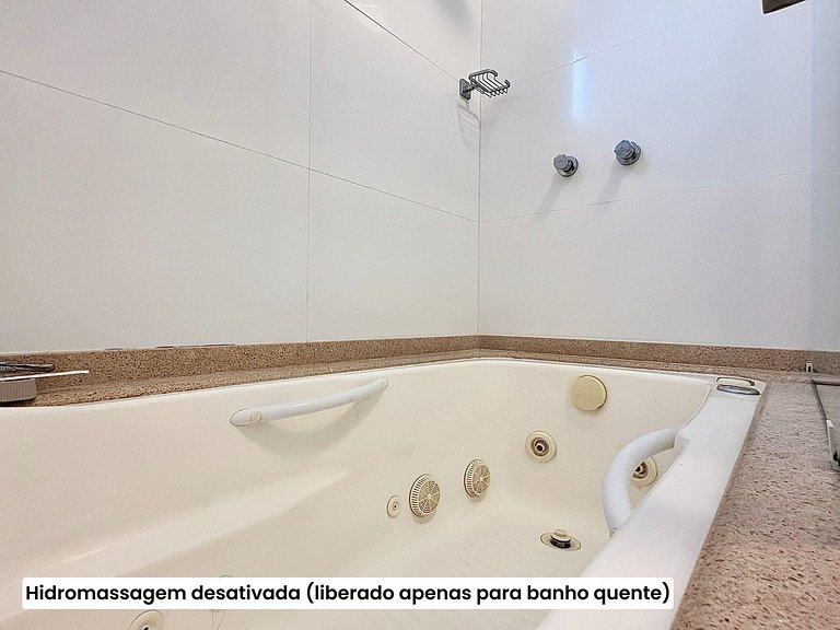 Meia Praia Itapema, Rua 247, Beachfront, 4 Suites