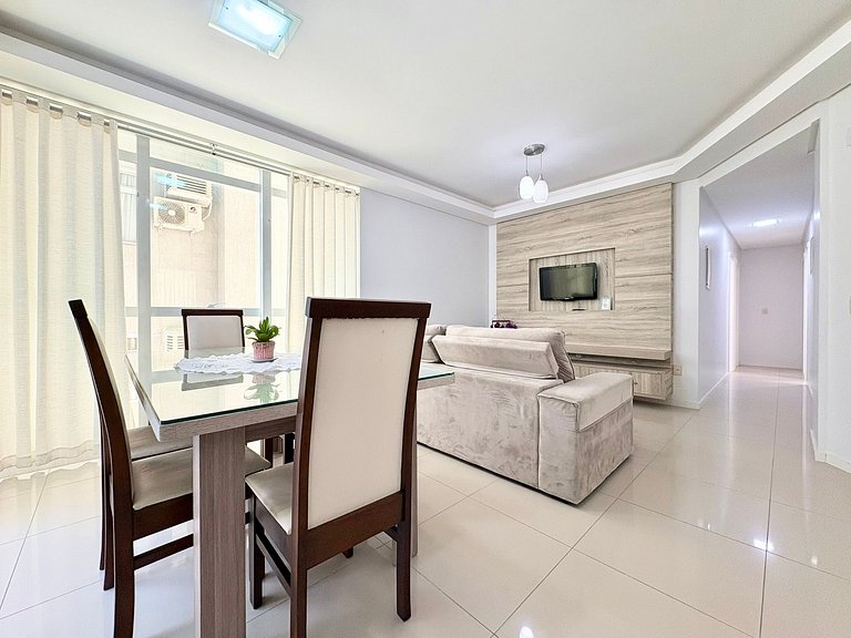 Vacation Rental, Beachfront, 3 suites in Meia Praia, Itapema