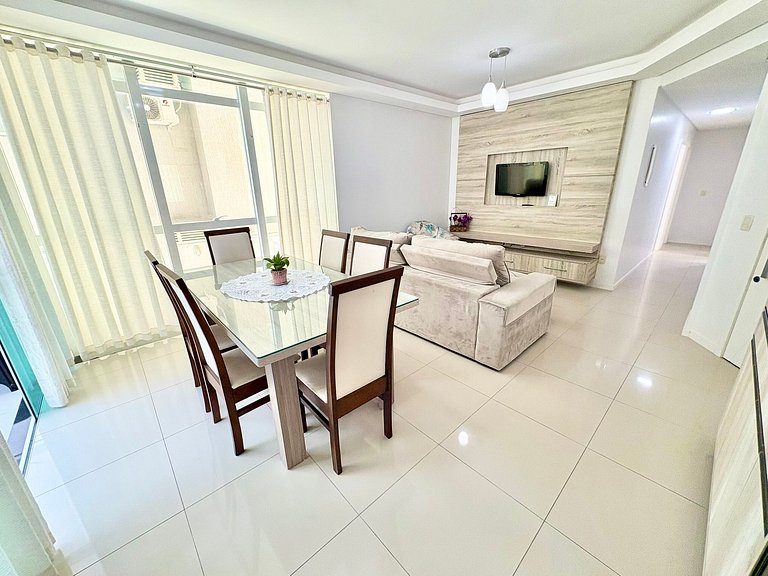 Vacation Rental 3 Suites in Meia Praia Itapema