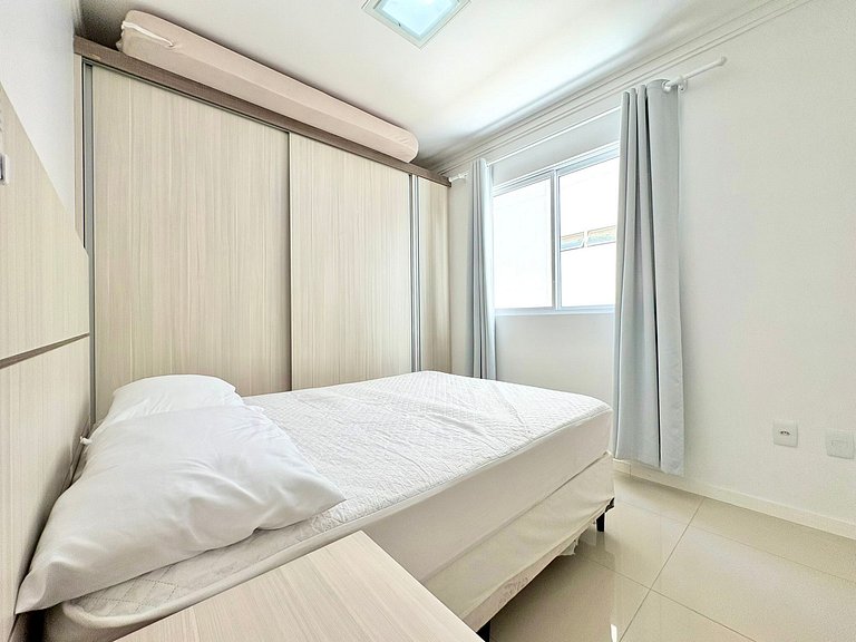 Vacation Rental, Beachfront, 3 suites in Meia Praia, Itapema