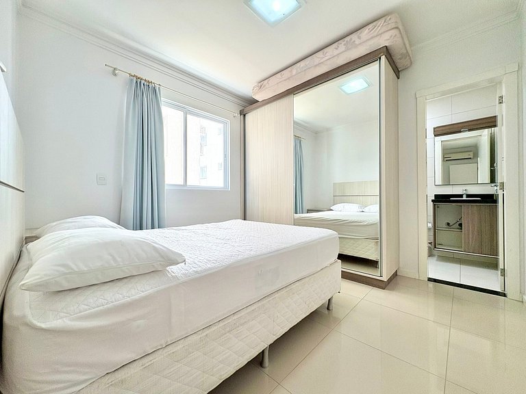 Vacation Rental, Beachfront, 3 suites in Meia Praia, Itapema