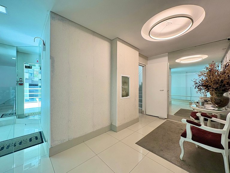 Vacation Rental, Beachfront, 3 suites in Meia Praia, Itapema