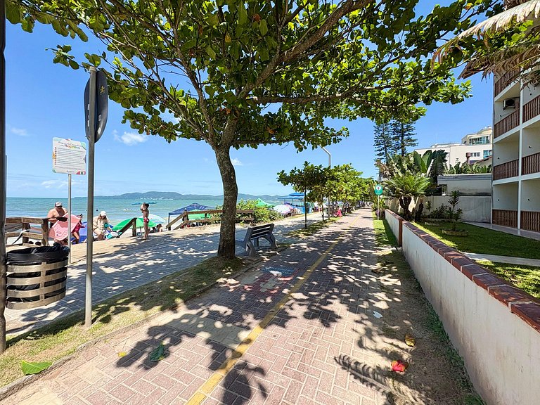 Vacation Rental, Beachfront, 3 suites in Meia Praia, Itapema