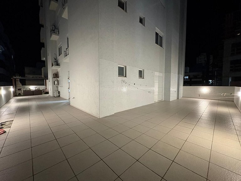 Apartamento Beira Mar com 4 Suítes para Temporada em Itapema