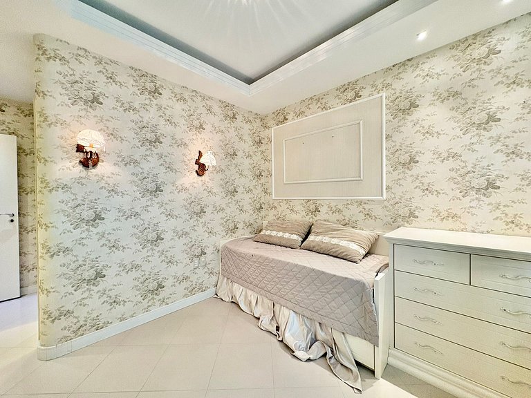 Beautiful Vacation Apartment Itapema 3 Suites Ocean View.