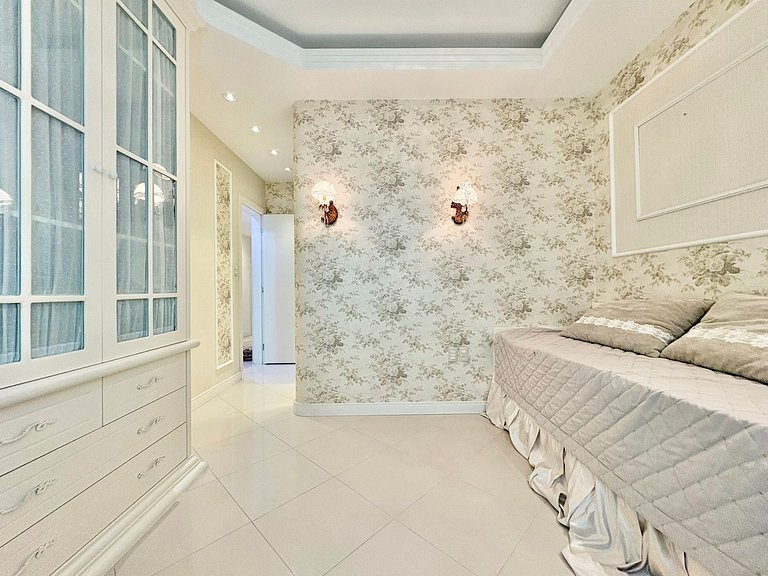 Beautiful Vacation Apartment Itapema 3 Suites Ocean View.