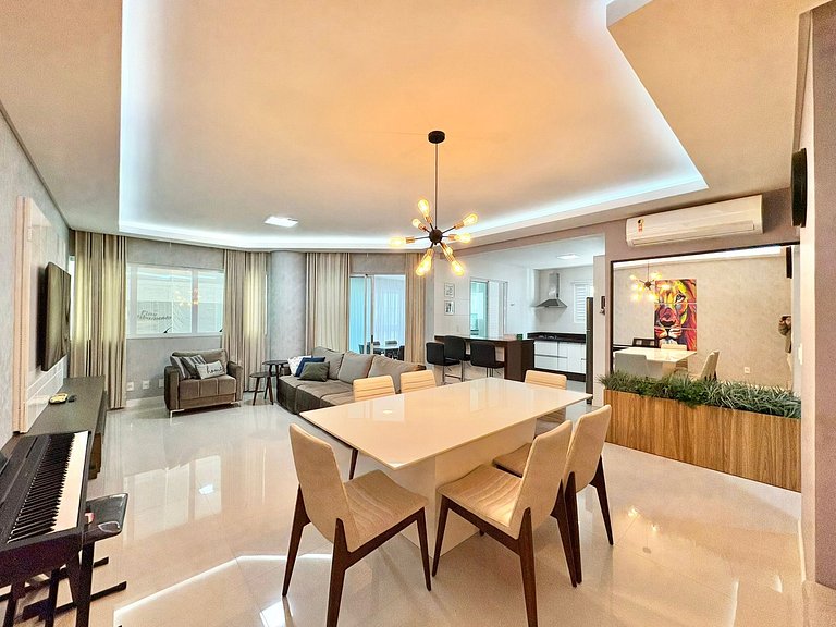 Aluguel Anual em Meia Praia Itapema com 3 Suites e 2 Vagas