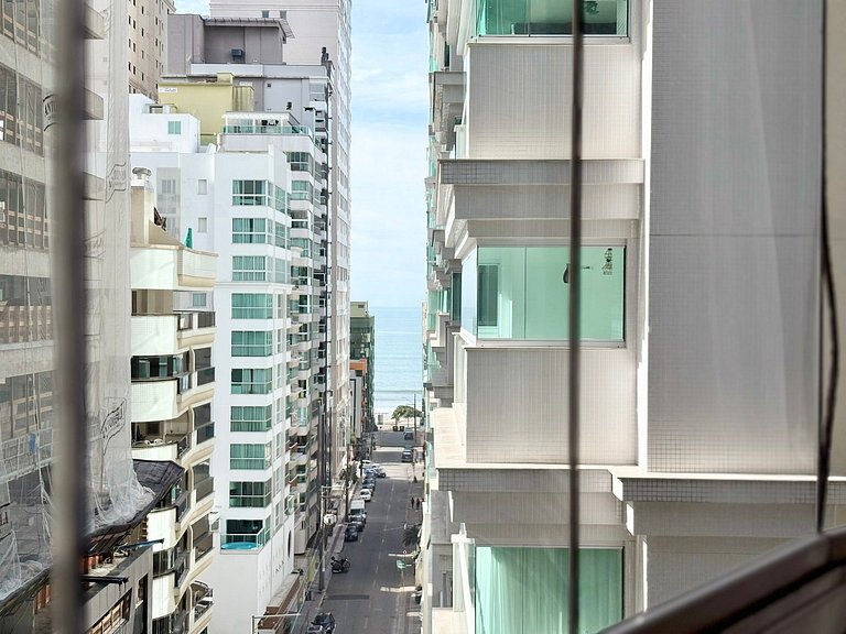 Aluguel Anual em Meia Praia Itapema com 3 Suites e 2 Vagas