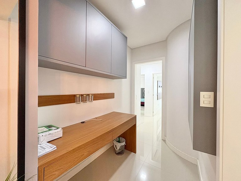 Aluguel Anual em Meia Praia Itapema com 3 Suites e 2 Vagas