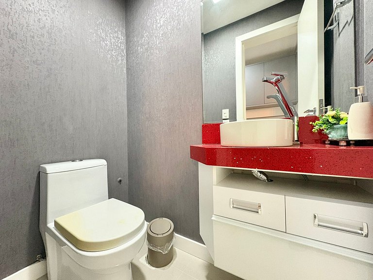 Aluguel Anual em Meia Praia Itapema com 3 Suites e 2 Vagas