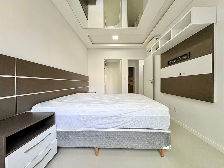 Aluguel Anual em Meia Praia Itapema com 3 Suites e 2 Vagas
