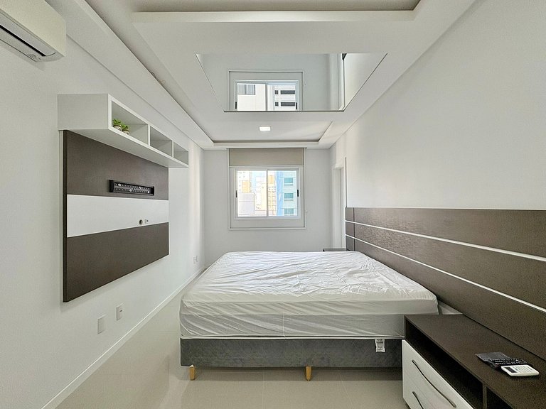 Aluguel Anual em Meia Praia Itapema com 3 Suites e 2 Vagas