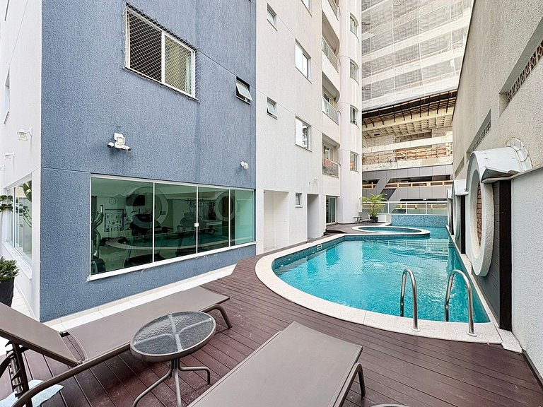 Aluguel Anual em Meia Praia Itapema com 3 Suites e 2 Vagas