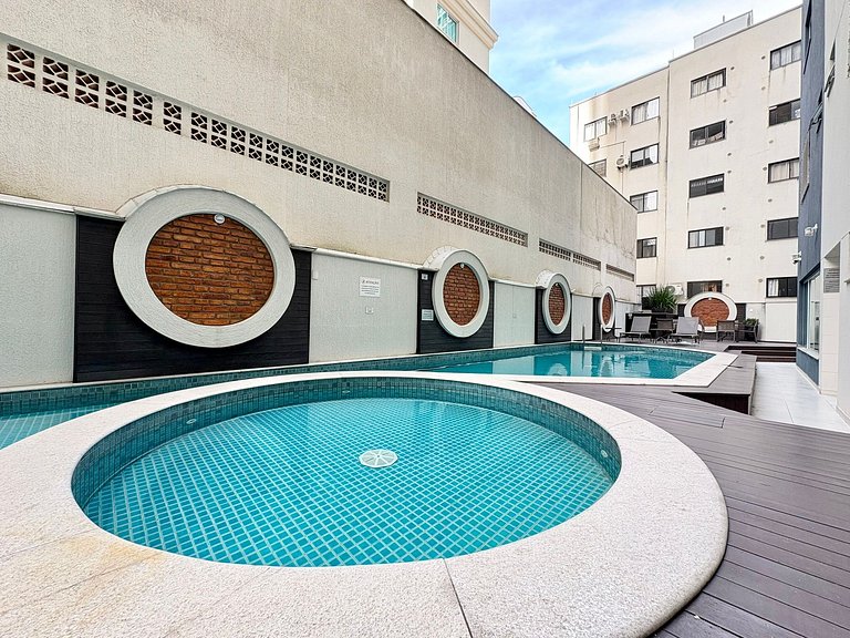 Aluguel Anual em Meia Praia Itapema com 3 Suites e 2 Vagas