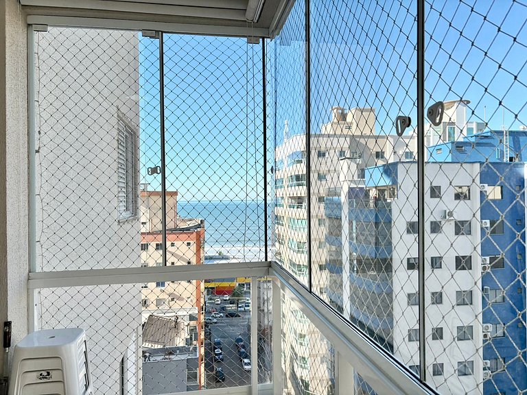 Rua 218 Meia Praia Itapema - Aluguel Anual 3 Suítes e 2 Vaga