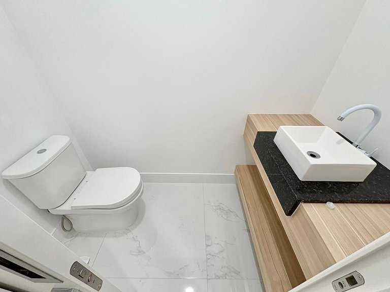 Rua 302 Meia Praia Itapema - Apartametno novo de aluguel anu