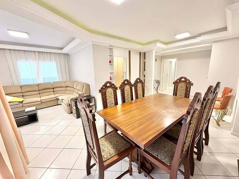 Apartamento com piscina aluguel em Meia Praia com 3 Quartos
