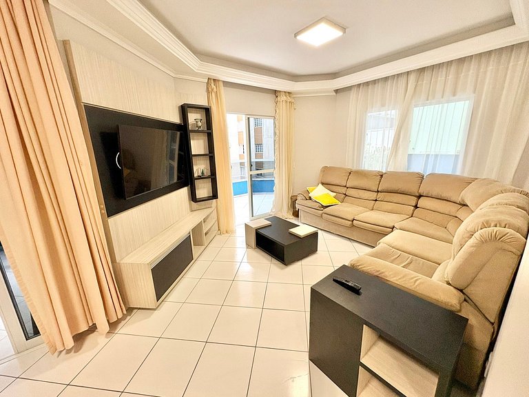 Apartamento para aluguel em Meia Praia com 3 Quartos