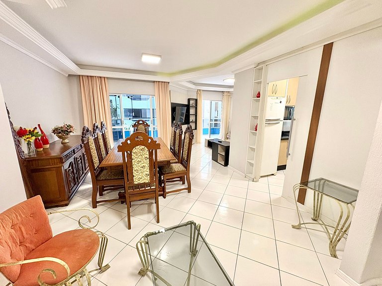 Apartamento para aluguel em Meia Praia com 3 Quartos