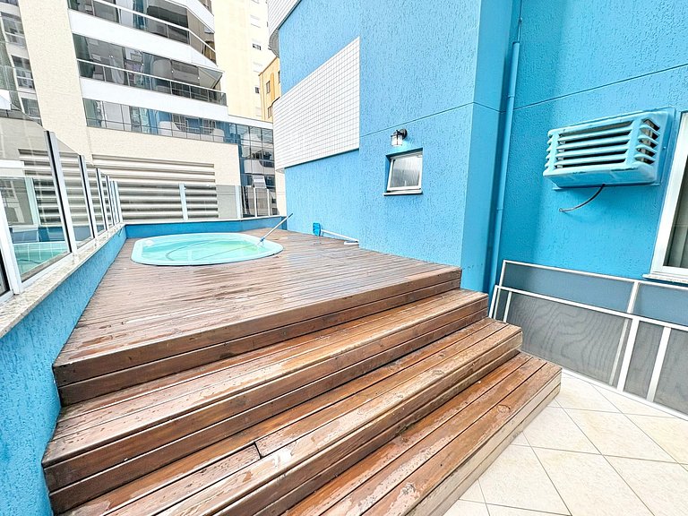 Apartamento para aluguel em Meia Praia com 3 Quartos